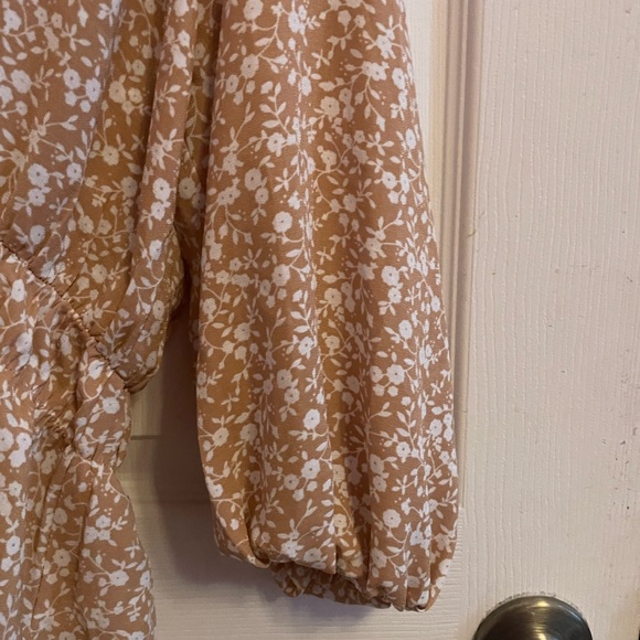 NWOT Sweet Rain Floral Top - Picture 6 of 6